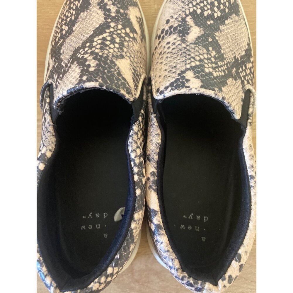 A New Day Women’s Slip-On Snake Print Sneakers Size 6.5 - Picture 6 of 7